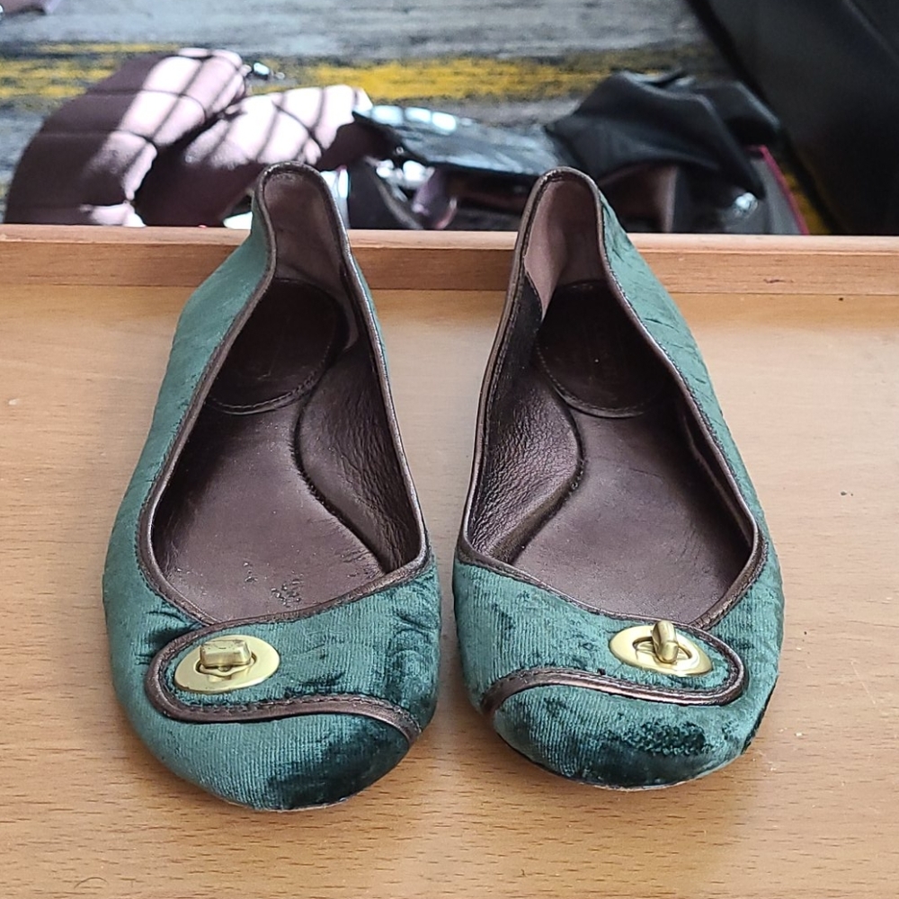 Suede flat green shoes